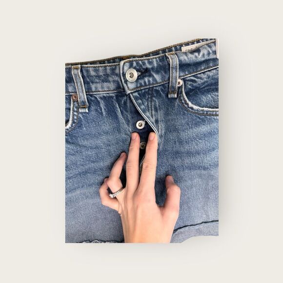 Rag & Bone Dre Low Rise Distressed Denim Shorts in Norwalk Size 26 - Picture 6 of 8